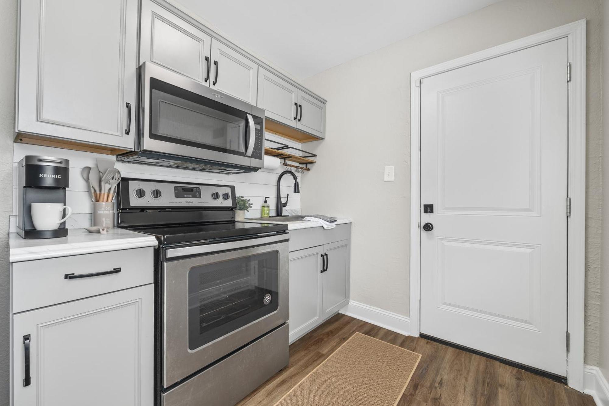 Cozy 2-Bedroom Retreat W/Wi-Fi & Keurig Coffee Atlanta Exterior photo